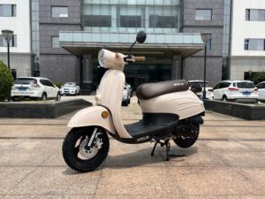 ขายส่ง HXYB สกู๊ตเตอร์แก๊ส 110 ซีซี <span class=keywords><strong>4</strong></span> จังหวะ 1 สูบ สำหรับผู้ใหญ่ ดีไซน์ย้อนยุค 2 ล้อ ขับเคลื่อนด้วยน้ำมันเบนซิน มอเตอร์ไร้แปรงถ่าน ความเร็วสูงสุด 82 กม./ชม. - Product Image 4