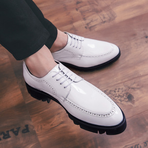 Scarpe Eleganti Oxford Nuove Scarpe Formali in Pelle da Uomo Scarpe Brogue Lucide <span class=keywords><strong>Bianche</strong></span> con Lacci in Pelle Suola Spessa - Product Image 1