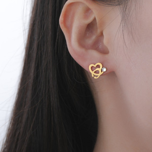 Boucles d'oreilles clous en zircon transparent en forme de cœurs entrecroisés, en acier inoxydable plaqué or 18 carats, bijoux tendance pour femme, cadeau pour amies - Product Image 4