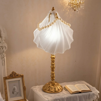 Lampe de chevet romantique avec base en laiton pour la chambre à coucher et la décoration de la maison, lampe de table vintage française en coquille de nacre