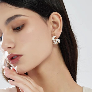 Orecchini a Perno in Seta con Nastro per Donne, Accessori per Orecchie alla Moda per Uso Quotidiano - Product Image 4