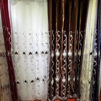 Rideaux et cantonnières de luxe européens pour le salon, la salle à manger, la chambre à coucher Techniques tissées brodées enneigées Nouveau style