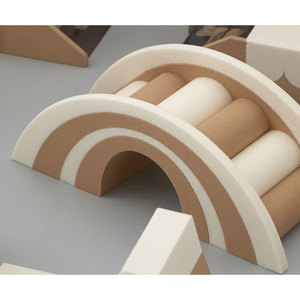 Aire de jeux intérieure en bois avec mur d'escalade et piscine à balles pour enfants - Product Image 3