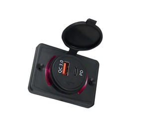 Cargador USB Impermeable para Motocicleta con Puertos Tipo-C + Tipo-A, 20W QC 3.0 PD, Carga Rápida, Uso Universal - Product Image 1