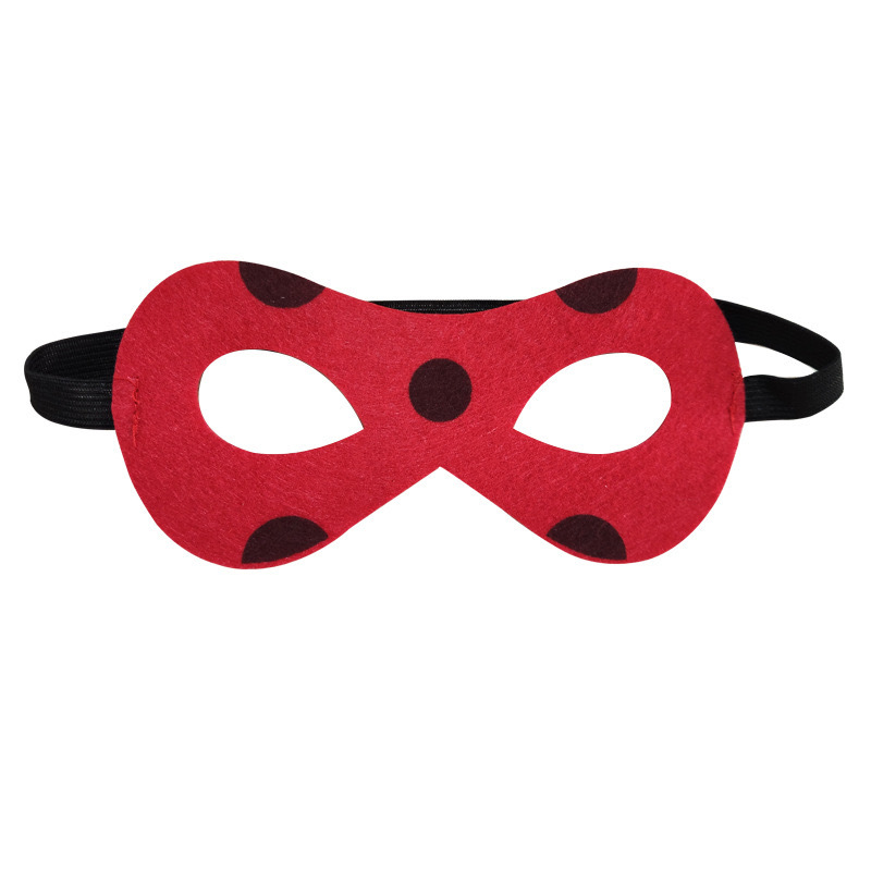 Coccinella septempunctata rossa