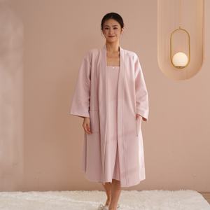 2 件套粉色华夫格织和服水疗浴袍和浴巾套装由柔软厚实的棉涤混纺材料制成 - Product Image 6