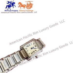 Reloj de Pulsera para Mujer con Esfera Cuadrada, Bisel de Diamantes y Brazalete de Metal en Dos Tonos, Estilo Cartieres - Product Image 3