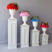 Colonne Carrée en Gypse de Luxe pour Décoration de Chemin de Mariage, Magnifique Support à Fleurs Classique et Varié