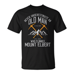 Camiseta Old Man Who Climbed Mount Elbert 14400 Feet Est 2022 Diseño de escalada en montaña - Product Image 2