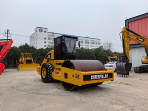 เครื่องบดอัดดินแบบสั่นสะเทือน CAT CS‑683E โครงสร้างแข็งแรง สำหรับงานบดอัดพื้นดินและงานฐานรากถนน - Product Image 2