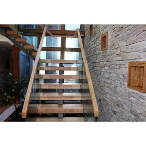 Sistema de Escaleras con Viga Central de Acero, Escalones de Madera y Barandilla de Cable - Product Image 1