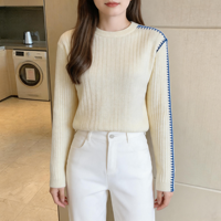 Pull en maille côtelée verticale pour femme, col rond, détails de couture contrastés sur les épaules, manches longues à revers côtelés, haut en maille