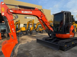 Excavadora de cadenas Kubota U55‑4 usada en buen estado, máquina de 5.5 toneladas fabricada en Japón para preparación de terrenos de viñedos y eliminación de raíces - Product Image 5