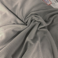 Tissu de sport en maille perforée 165gsm tricoté à la trame décontractée pour combinaison de basket-ball tenue d'équipe de basket-ball