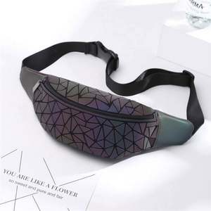 Free Sample New Handmade <b>Large</b> Fashion Trendy Leather Waterproof Reflective Waist Beltbag for Women - Product Image 6