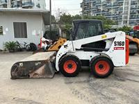 Kubota 25PS Motorgetriebener Derette V1000 Bobcat Mini-Skid-Diesel-Lader mit Kompaktlader-Anbaugerät