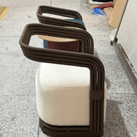 Chaise d'extérieur moderne avec coussin épais, fauteuil de jardin pour patio, balcon et hôtel
