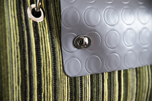 Sacs à bandoulière personnalisables pour filles, style rock classique, fabriqués à la main en Italie, en PVC et coton, matériaux durables, garantie de qualité - Product Image 3