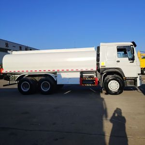 Camión <span class=keywords><strong>Cisterna</strong></span> de Combustible Pesado SINOTRUCK HOWO 6X4 de 10 Ruedas, Diésel, 37000 <span class=keywords><strong>Litros</strong></span>, para Transporte de Petróleo, en Venta en Kenia, Precio Bajo - Product Image 6