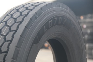 LCH T-REX Neumáticos Radiales Sin Cámara de Acero para Camiones Ligeros y Autobuses 11R22.5 11R24.5 - Product Image 5
