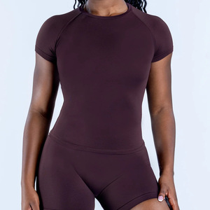 Chemises à manches courtes en tricot sans couture à séchage rapide pour enfants et femmes - Expérience d'entraînement douce et sans irritation - Product Image 3