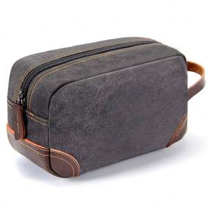 Trousse de Toilette en Toile pour Homme - Sac de Voyage Durable pour Articles de Rasage avec Accents en Cuir pour des Essentiels de Soin Organisés en Déplacement - Product Image 2