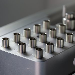 Fresadora Húmeda Refrigerada por Agua Yucera Profesional para Materiales Dentales de Zirconia y Cerámica de Vidrio - Product Image 5