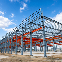 Fabricant d'entrepôts à structure métallique – Bâtiment de garage en acier à travée libre avec intérieur ouvert pour stationnement flexible et usage d'atelier