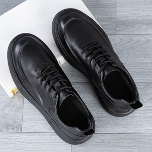 รองเท้าหนังแท้สำหรับผู้ชายในฤดูใบไม้ผลิ รองเท้าผ้าใบหนังวัวระบายอากาศได้ดี พื้นรองเท้านุ่มพิเศษ น้ำหนักเบาเป็นพิเศษ เหมาะสำหรับวิ่งและใส่ลำลอง - Product Image 2