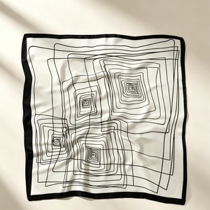 Maßgeschneiderter minimalistischer abstrakter quadratischer 70cm Seidenschal für Damen, schwarz-weißes Halstuch. - Product Image 1