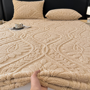Lençol de Cama Acolchoado de Veludo Jacquard Grosso e Quente para Inverno, Estampa Floral Listrada, Antiderrapante, Cobertura Completa para Colchão - Product Image 2