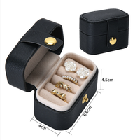 Étui de voyage pour bijoux en cuir PU mini portable prêt à être expédié avec bouton-pression, petite boîte à bijoux de voyage pour bagues et boucles d'oreilles