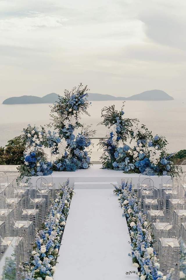 Blue and White Romantic Artificial Flower Wedding Centerpieces, Arch ...