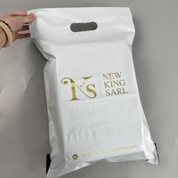 Enveloppes en polyéthylène imprimées sur mesure avec poignée, certifiées PPWR, sacs d'expédition conformes aux normes européennes pour l'emballage de vêtements