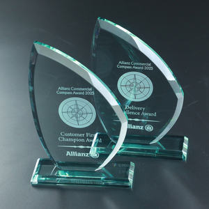 Trofeo in Vetro di Giada a Forma di Barca a Vela con Logo Inciso, Regalo di Benvenuto per Trofei, Medaglie e Targhe - Product Image 4