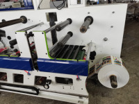 Machine d'impression d'étiquettes flexo adhésives 1 couleur, machine de découpe flexographique rouleau à rouleau pour la fabrication d'étiquettes en papier
