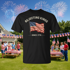 Camiseta con la bandera estadounidense del 4 de julio, con la frase «Rechazando a los reyes desde 1776» - Product Image 3