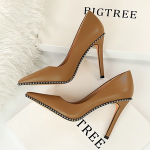 Chaussures Sepatu Wanita Ukuran 42 43 sexy métal strass Stiletto pointu grande taille chaussures pour dames talons pour dames 2023 - Product Image 5