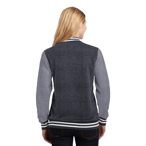 Blouson d'hiver matelassé en cuir double face avec broderie chenille et logo, style universitaire, à prix abordable - Product Image 2