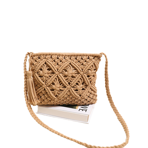 Bolso de Hombro Bohemio de Macramé para <span class=keywords><strong>Invierno</strong></span> y Verano, Nuevo Bolso de Playa Personalizado Tejido a Crochet con Borlas y Cierre de Cremallera de Poliéster - Product Image 4