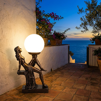Lampe de table en bronze style Art déco, statue de femme allongée, artisanale, avec globe givré, sculpture en bronze