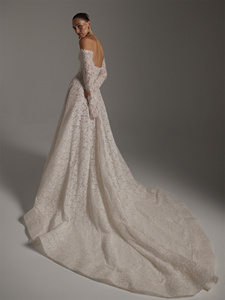 Abito da <span class=keywords><strong>sposa</strong></span> C679 a trapezio con scollo a cuore, maniche lunghe a spalle scoperte, interamente in pizzo, di alta qualità, con perle - Product Image 3