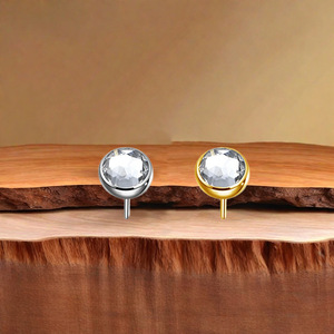 Clous de lèvre en titane avec sertissage en forme de boule de cristal pour accessoires de piercing - Product Image 3