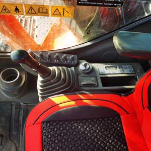 Mini-excavatrice sur chenilles Hitachi Zx70 d'occasion, godet 7 tonnes, pompe hydraulique Hitachi, moteur, engrenage, stock d'origine en vente - Product Image 6