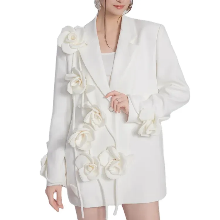 Jaket setelan desain bunga tiga dimensi putih setelan kasual ceruk Musim Semi 2024