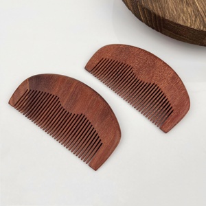 Venta al por mayor: Peine de <span class=keywords><strong>barba</strong></span> de madera de bolsillo con dientes finos, antiestático, portátil para el cuidado de <span class=keywords><strong>la</strong></span> <span class=keywords><strong>barba</strong></span> y el vello facial masculino. - Product Image 5