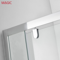 Cabine de douche en verre trempé courbé avec porte coulissante, séparation sec/humide, design européen