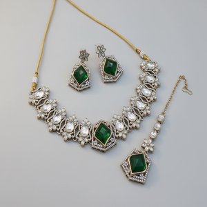 Traditional Kundan Antique <b>Gold</b> Plated Ethnic High Quality Necklace <b>Set</b> Earrings Maang Tikka Wedding Anniversary Engagement - Product Image 2