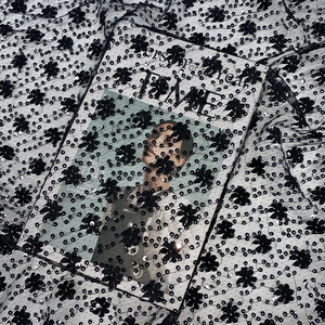 Tissu en dentelle à fleurs en sequins brillants respirant en maille blanche et noire de luxe en gros pour voile de mariée robe de fête de mariage - Product Image 1