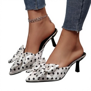 Eleganti <span class=keywords><strong>Scarpe</strong></span> da <span class=keywords><strong>Donna</strong></span> con Tacco Alto a Punta, Decorazione a Pois e Fiocco, Suola in Gomma, Nuovo Stile Estate 2026, Tacco Sottile - Product Image 1